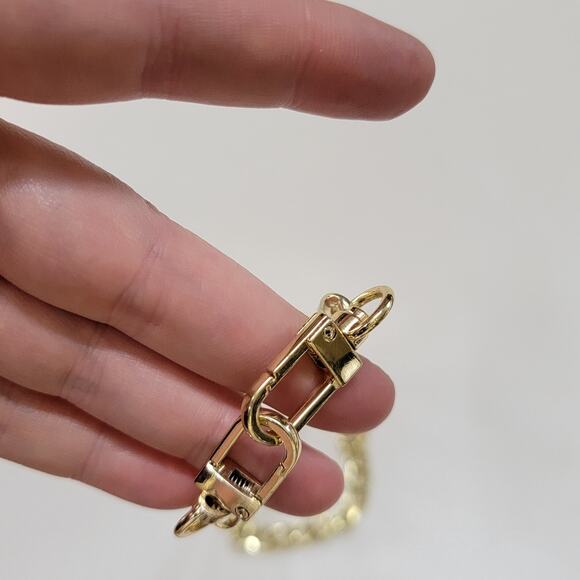 Bold Gold Tone Curb Chain Necklace With Polished Links & Secure Clasp 20 Inch - Picture 5 of 10